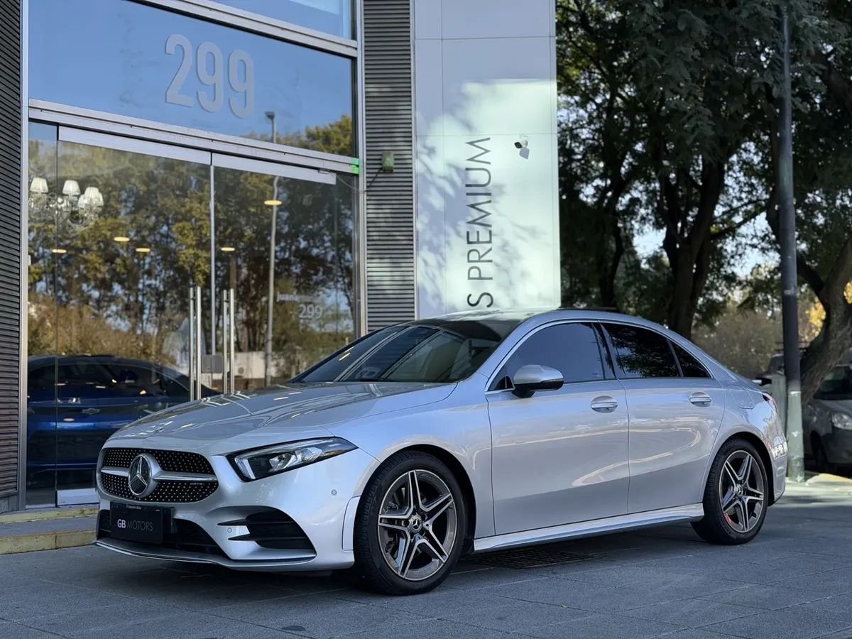 Mercedes-Benz Clase A 2.0 A250 Amg-line 224cv Sedan, foto 1 de 6