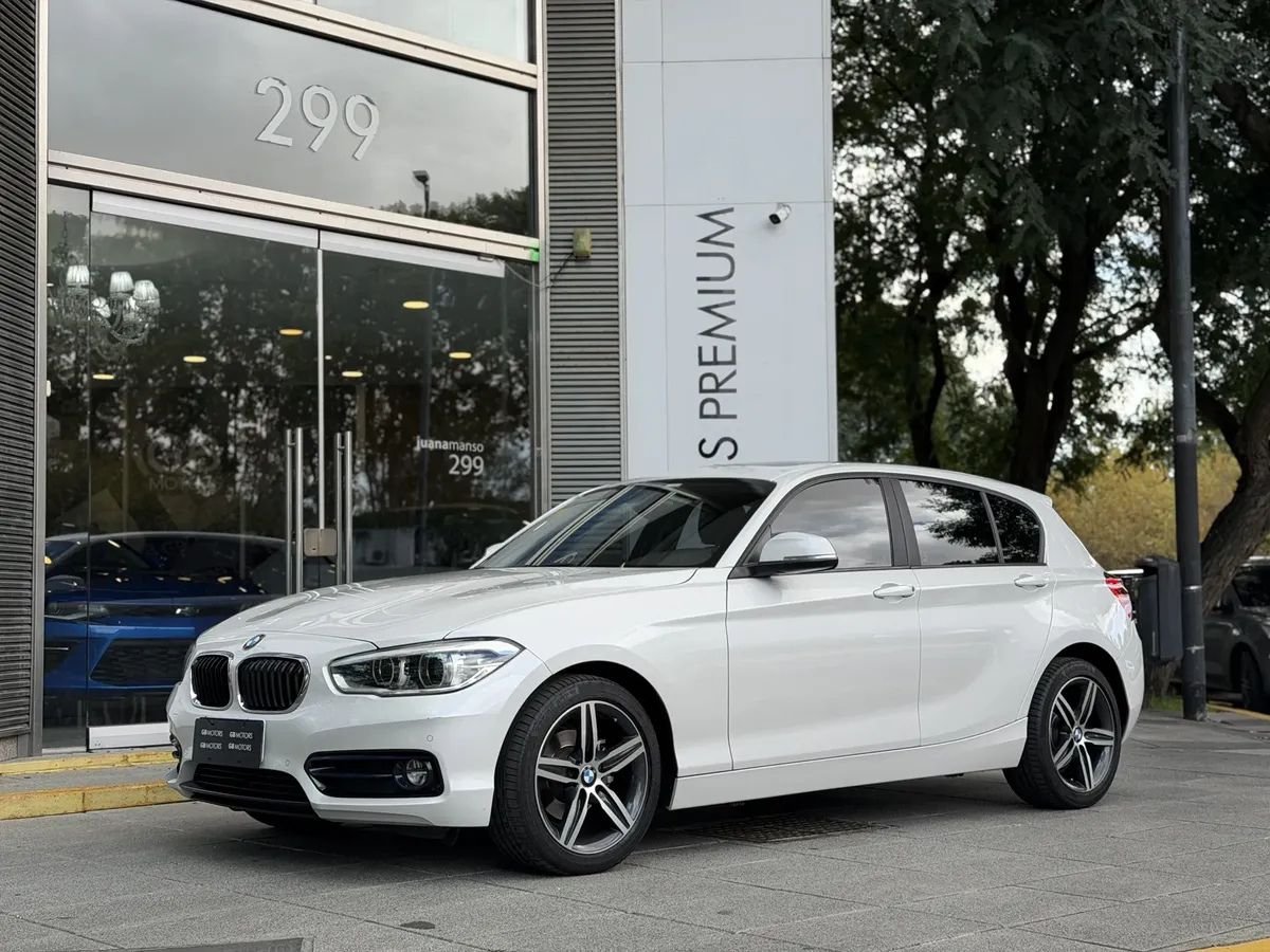 BMW Serie 1 1.5 118i Sport Line 136cv, foto 1 de 6