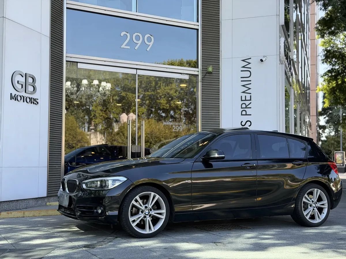 BMW Serie 1 1.6 120i Sport Line At 177cv, foto 1 de 6