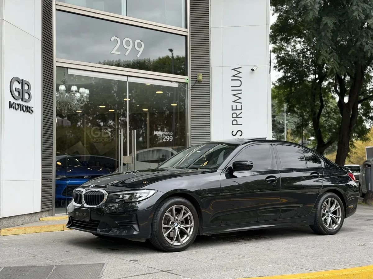 BMW Serie 3 2.0 320i Sedan Sportline, foto 1 de 6